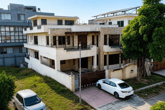 1 Kanal Double-Story House for Sale in E-11/4 Islamabad – PKR 16 Crore